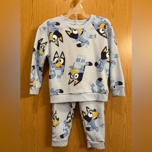 BNWOT Unisex Bluey 2 Piece Sweatshirt/Sweatpants Set size 3T